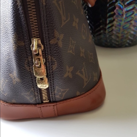 ‼️Sold ‼️100% Authentic Louis Vuitton Alma - Picture 3 of 13